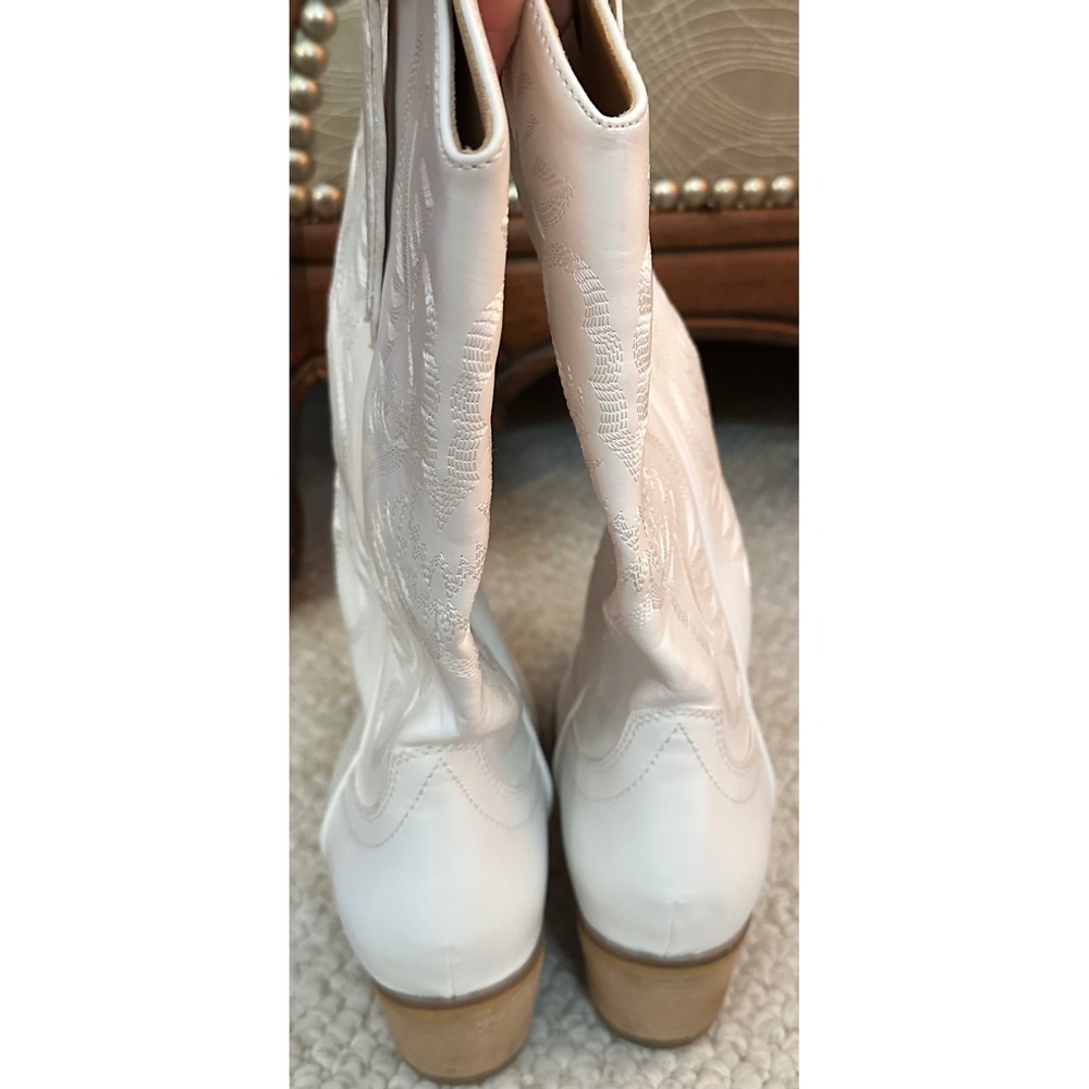 Pierre Dumas White Western Heeled Cowboy Boots. (B) - Picture 3 of 7